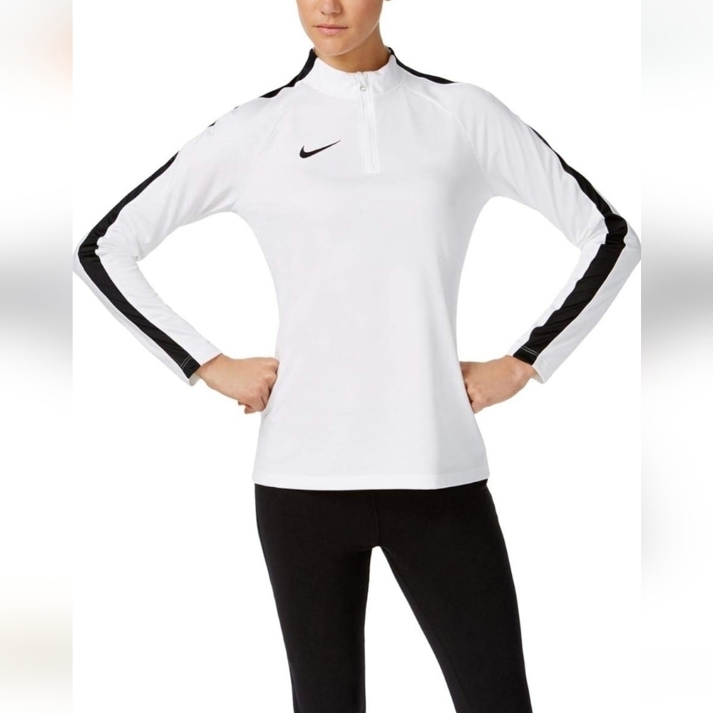 Nike Soccer Drill 3/4 Zip up size large in black and white